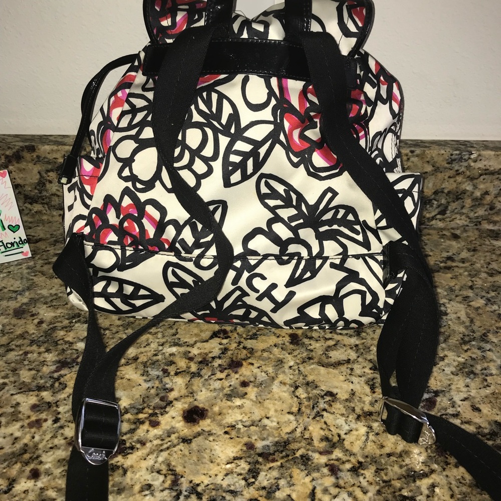 Coach XL Backpack ๐ Excellent Condition - Picture 3 of 8